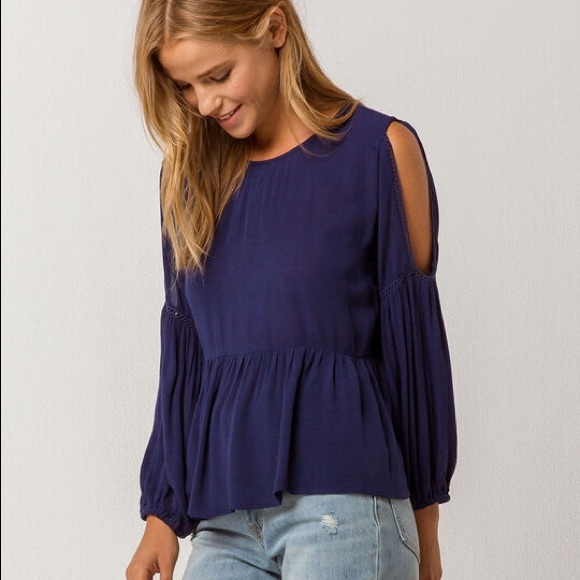 Bohemian O’niell navy blouse XS never worn 🌊 - Picture 7 of 7